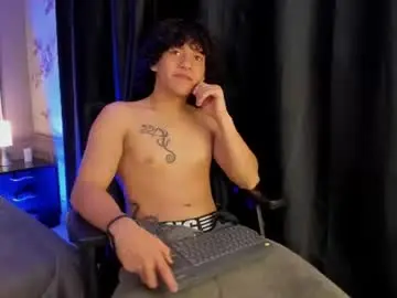 Chaturbate Sex Chat of adrian_black86306