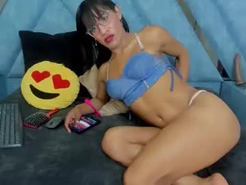 Chaturbate Watch Live Sex Cams of aura_love69