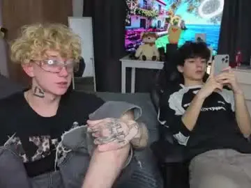 Chaturbate Free Porn Cam of em_chipsi
