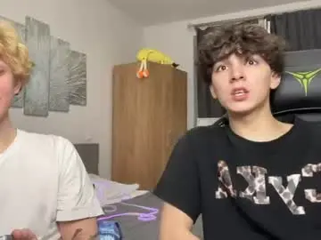 Chaturbate Sex Chat of em_chipsi