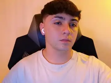 Chaturbate Free Live Porn of aron__cooper