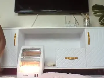 Chaturbate Live Sex Cam of squirty_ebony_