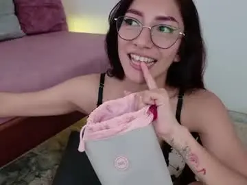 Chaturbate Nude Webcam of pauline_peach_