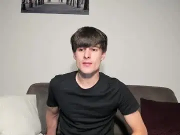Chaturbate Live Sex Cam of skinnyguywithbigd