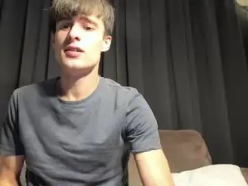 Chaturbate Free Porn Cam of skinnyguywithbigd