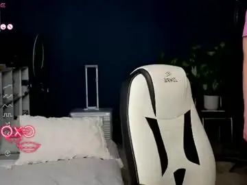 Chaturbate Live Sex Cam of super_peach_stream