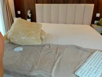 Chaturbate Free Porn Cam of saradiamond01