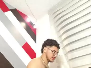 Chaturbate Live Sex Cam of zac_golden