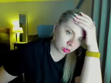 Chaturbate Live Sex Cam of winter_miracle