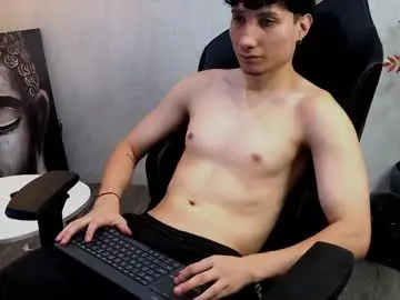 Chaturbate Best live sex cam show of enzo_steel