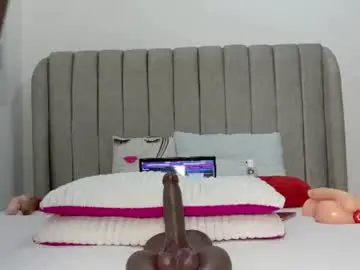 Chaturbate Live Sex Cam of ebony_pearl69
