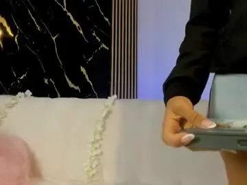 Chaturbate Adult Webcam of kira_queeen