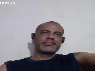 Chaturbate Watch Live Sex Cams of retlam37