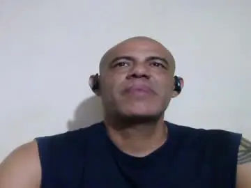 Chaturbate Live Sex Cam of retlam37