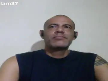 Chaturbate Live Sex Cam of retlam37