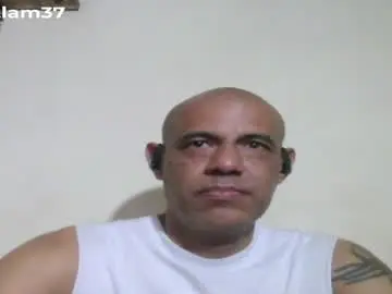 Chaturbate Watch Live Sex Cams of retlam37