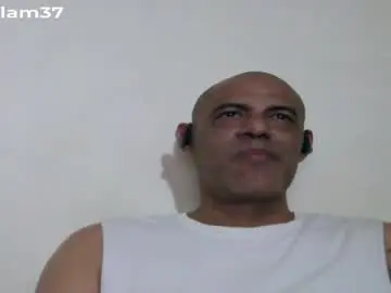 Chaturbate Nude Webcam of retlam37