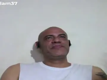 Chaturbate Nude Webcam of retlam37