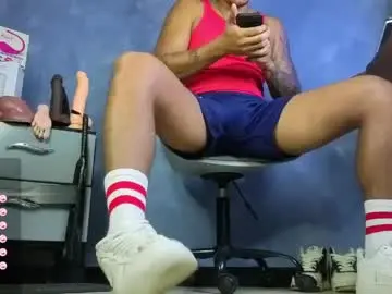 Chaturbate Sex Cam of tom_brown12