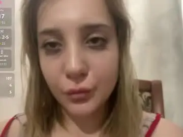 Chaturbate Live Sex Cam of miaaperry