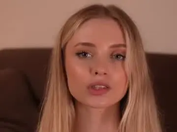 Chaturbate Live Sex Cam of minimollyq