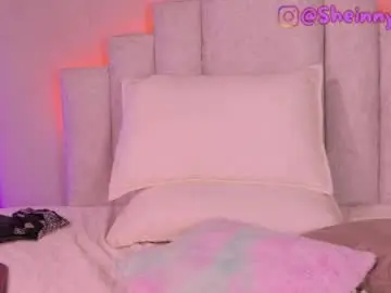 Chaturbate Live Sex Cam of sheinny_brown1