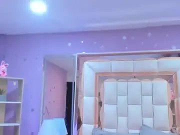 Chaturbate Live Sex Cam of goldentemptation_