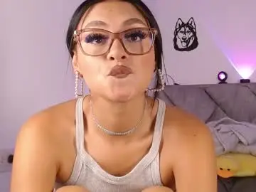 Chaturbate Best live sex cam show of melani_bear
