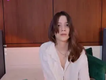 Chaturbate Live Sex Cam of sexy_me_bb