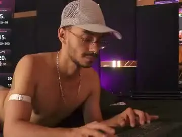 Chaturbate Live Sex Cam of thomasmontiel