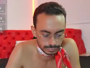 Chaturbate Live Sex Cam of thomasmontiel