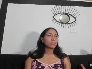 Chaturbate Live Sex Cam of emilygomezz