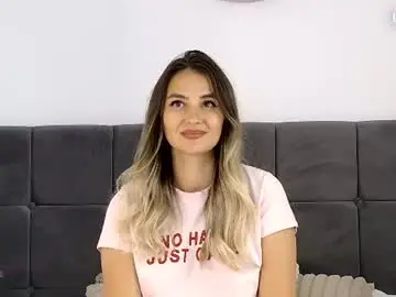 Chaturbate Adult Video Chat of littleblondbunny