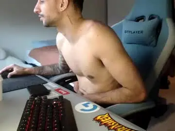 Chaturbate Live Sex Cam of papijakey