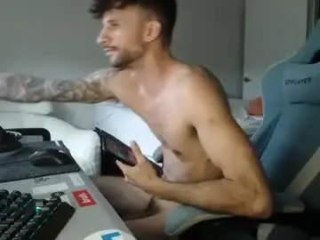 Chaturbate Free Live Porn of papijakey