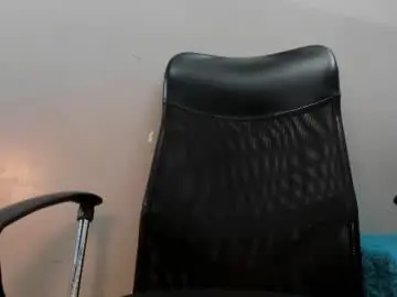 Chaturbate Live Sex Cam of isabella_milf___