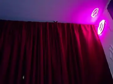 Chaturbate Live Sex Cam of maddilust