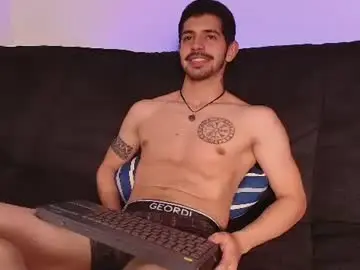 Chaturbate Live Sex Cam of alejandrostorm