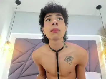 Chaturbate Live Sex Cam of seraphine_2