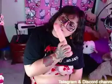 Chaturbate Live Sex Cam of lilith_tyler