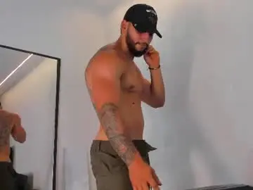 Chaturbate Best live sex cam show of louis_connor