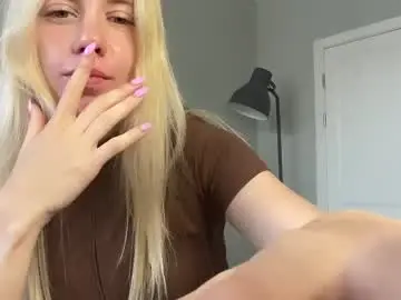 Chaturbate Live Sex Cam of lumineess