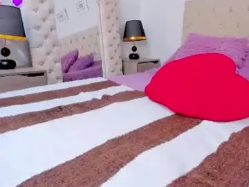 Chaturbate Live Sex Cam of evelyncb