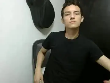 Chaturbate Watch Live Sex Cams of andytwi