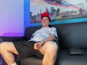 Chaturbate Live Sex Cam of kevinn_blue