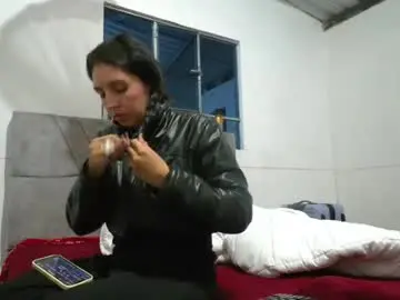 Chaturbate Watch Live Sex Cams of laura_1717