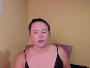 Chaturbate Live Sex Cam of lunnadoll