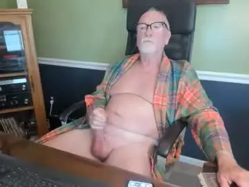 Chaturbate Nude Webcam of poundinmycock4u