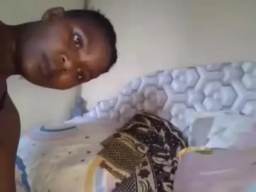 Chaturbate Live Sex Cam of bigclit030