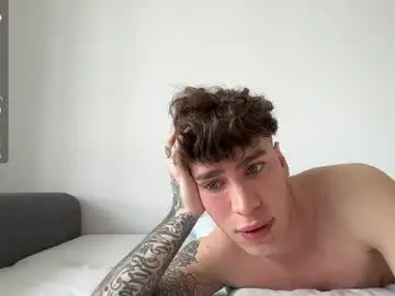 Chaturbate Live Sex Cam of evan_white_